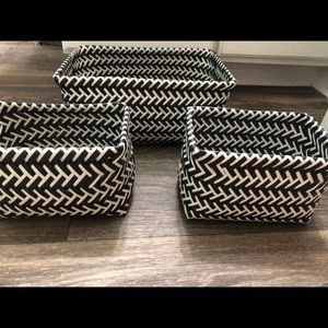 Woven storage bins